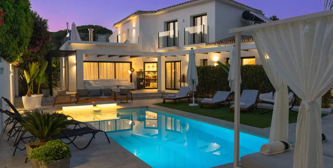 Short-term rent of detached villa in Puerto Banús 76