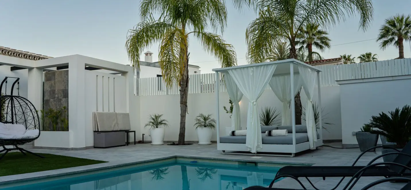 Short-term rent of detached villa in Puerto Banús 1