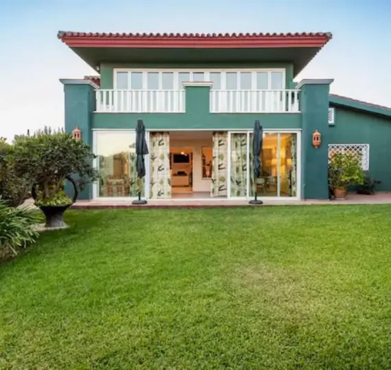 Long-term rent of detached villa in Guadalmina Baja