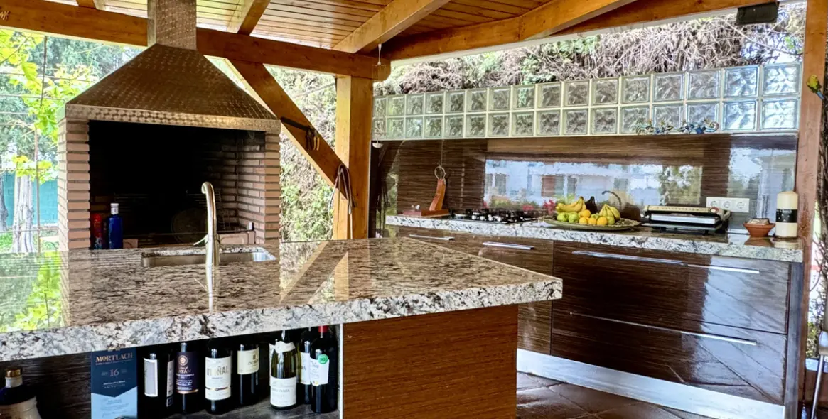 Short-term rent of detached villa in The Golden Mile 5