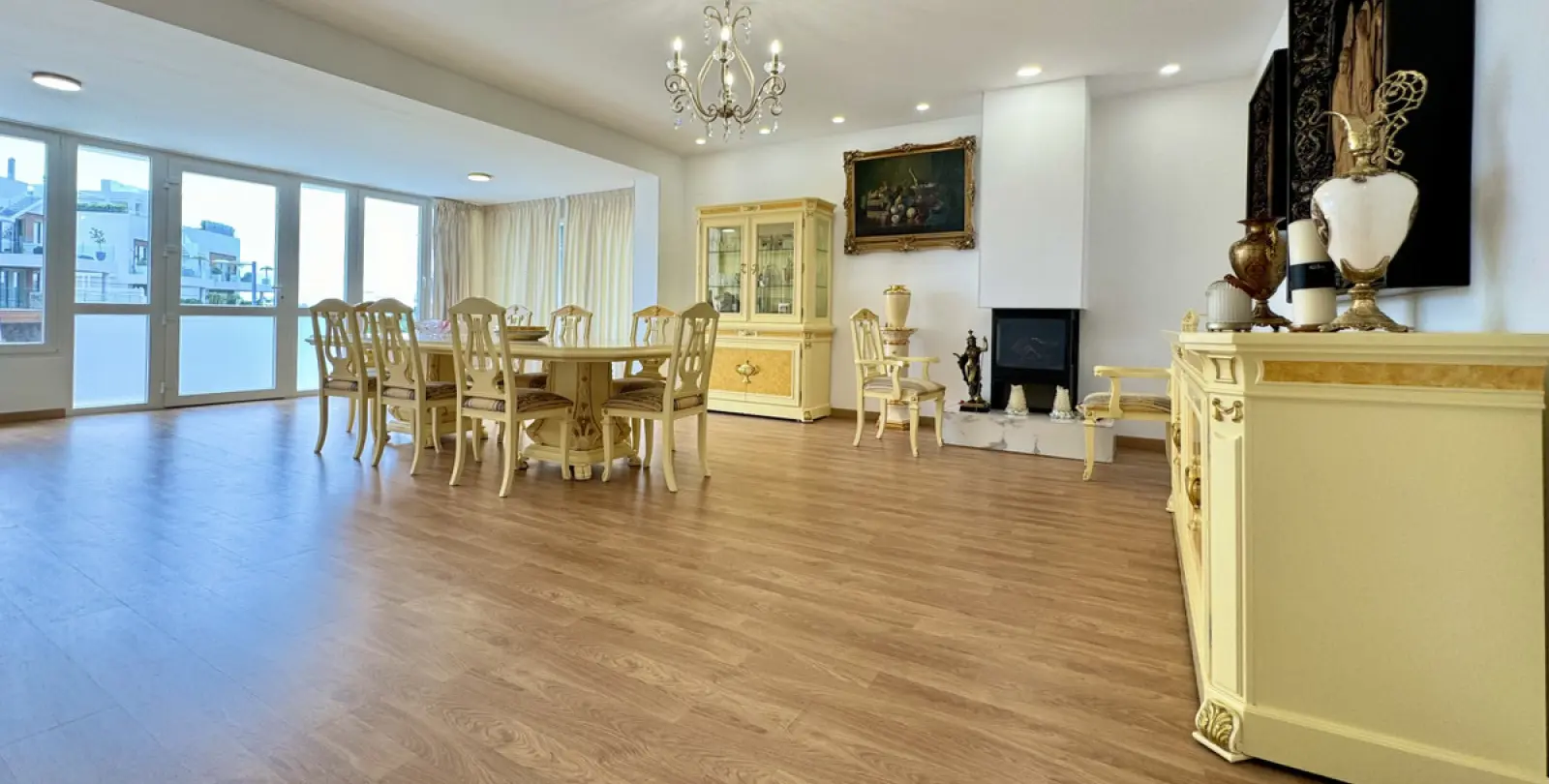 Short-term rent of detached villa in The Golden Mile 8