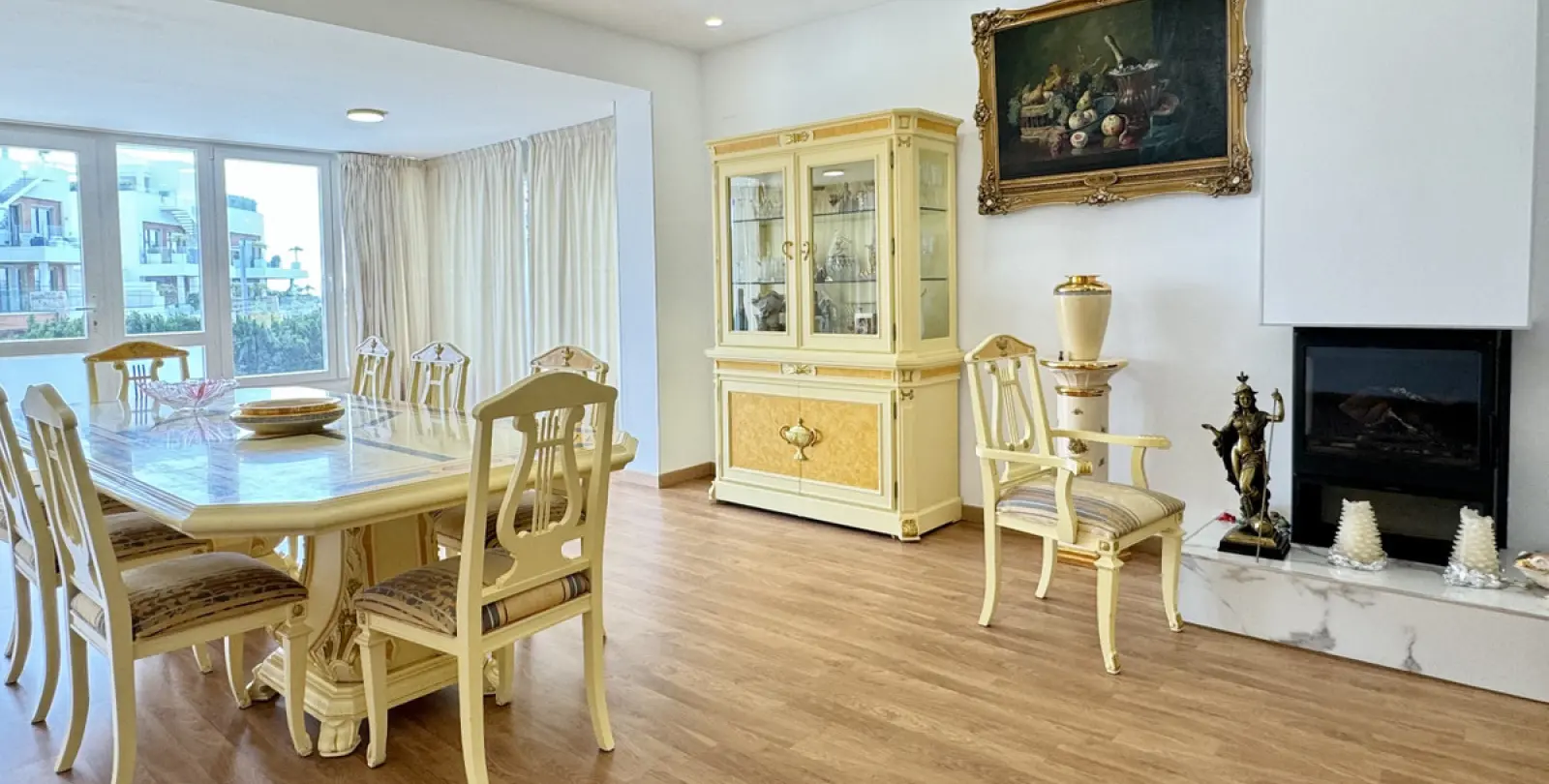 Short-term rent of detached villa in The Golden Mile 11