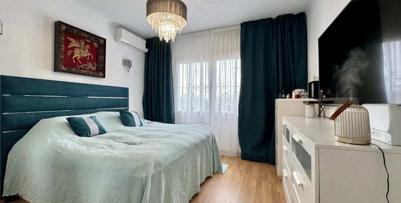 Short-term rent of detached villa in The Golden Mile 14
