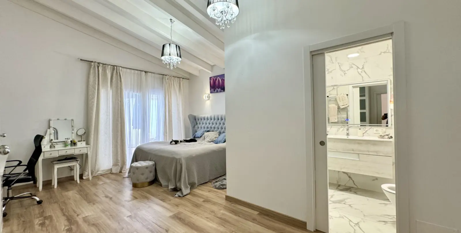 Short-term rent of detached villa in The Golden Mile 16