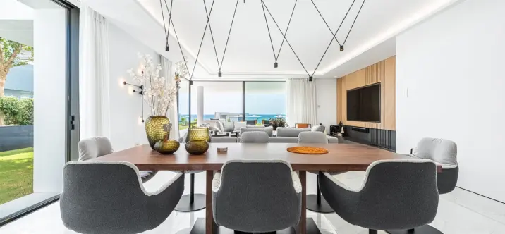 Short-term rent of ground floor apartment in New Golden Mile 4