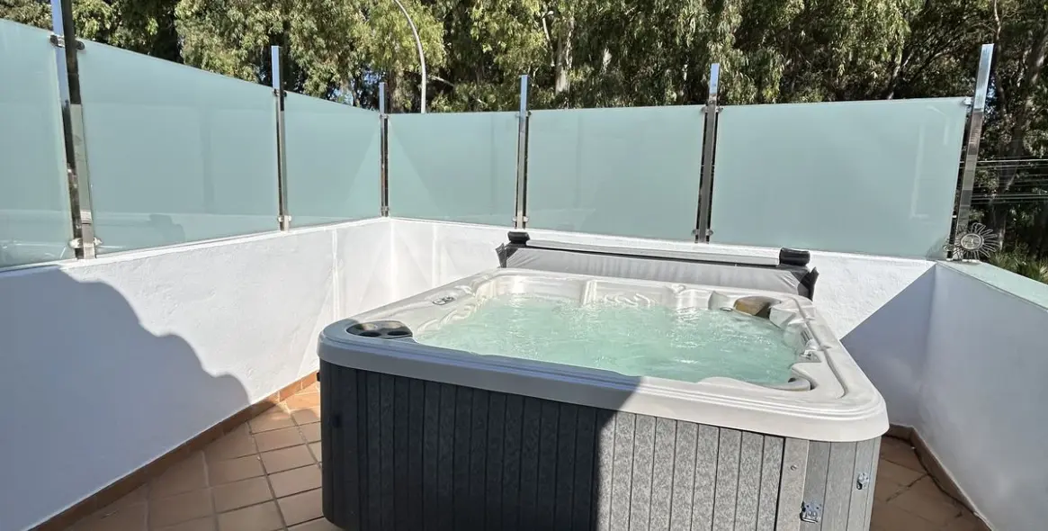 Alquiler a corto plazo de villa independiente en San Pedro de Alcántara 11