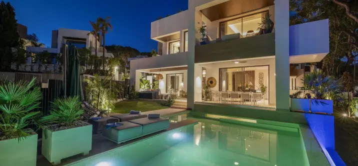 Long-term rent of detached villa in Marbella 0