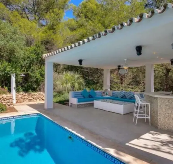 Long-term rent of detached villa in The Golden Mile