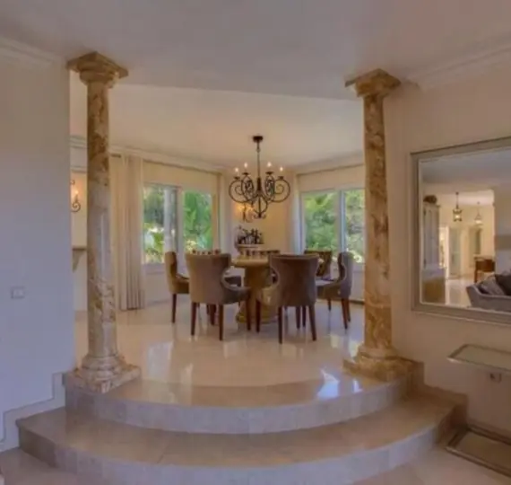 Long-term rent of detached villa in The Golden Mile