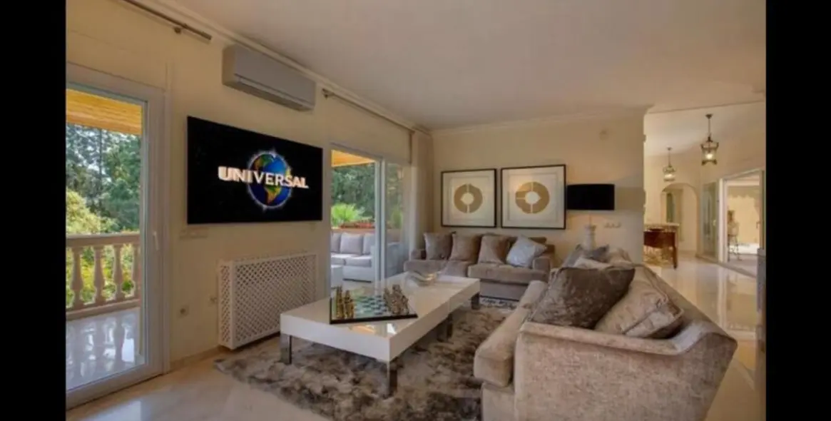 Long-term rent of detached villa in The Golden Mile 10