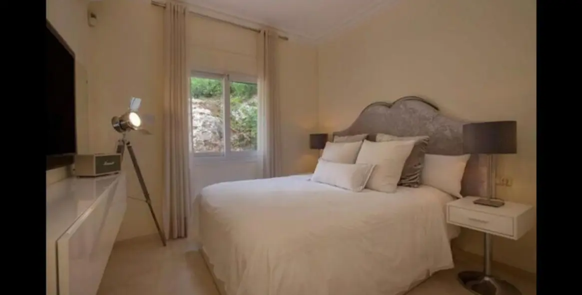 Long-term rent of detached villa in The Golden Mile 14