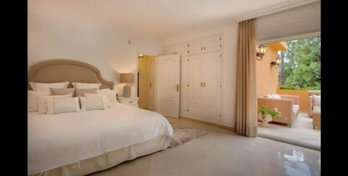 Long-term rent of detached villa in The Golden Mile 19