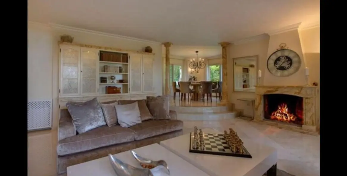 Long-term rent of detached villa in The Golden Mile 20