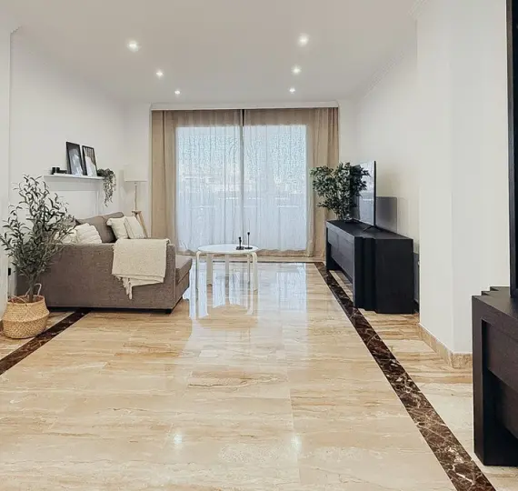 Middle floor apartment R5117965