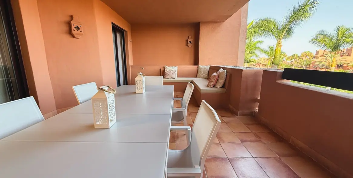 Long-term rent of middle floor apartment in Estepona 20