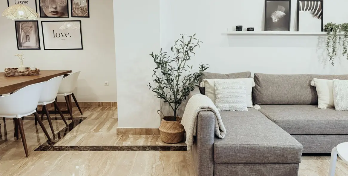 Venta de apartamento en planta media en Estepona 7