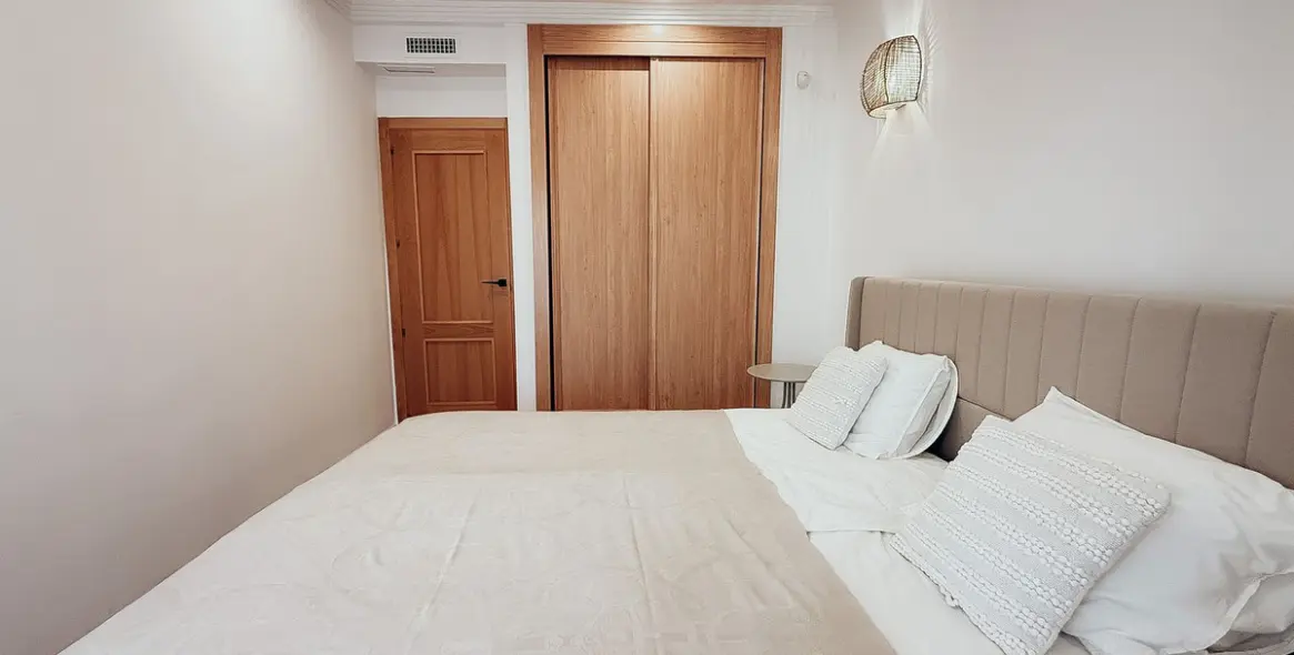 Sale of middle floor apartment in Estepona 27