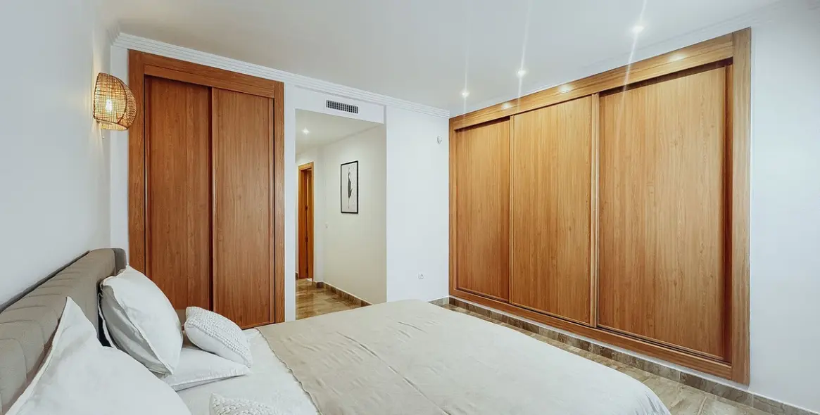 Sale of middle floor apartment in Estepona 31