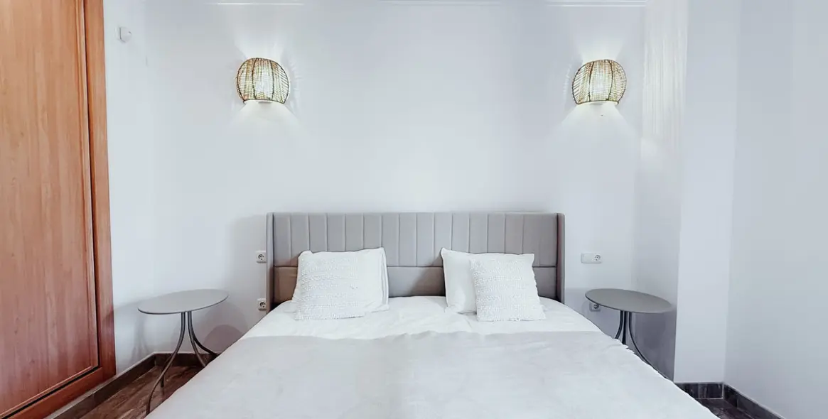 Sale of middle floor apartment in Estepona 40