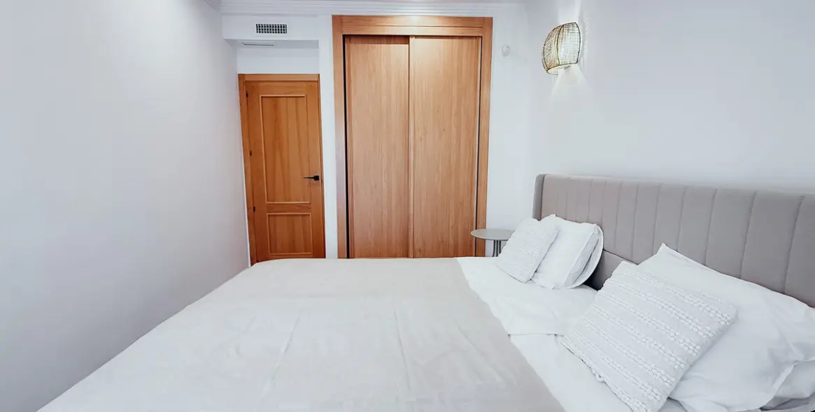 Sale of middle floor apartment in Estepona 41