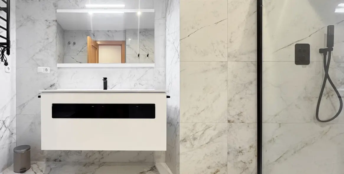 Sale of middle floor apartment in Estepona 44