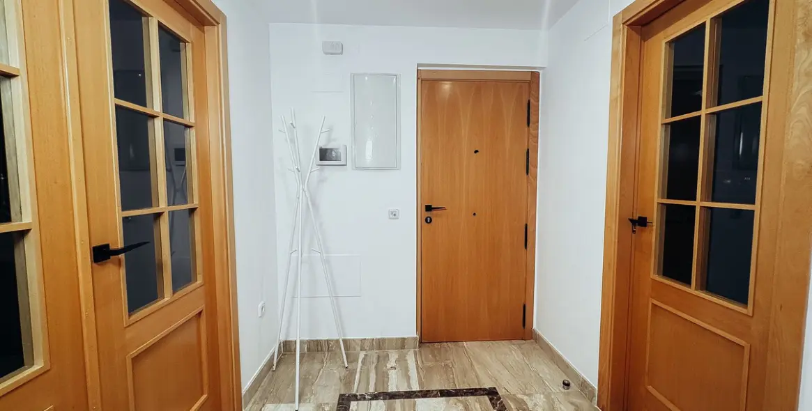 Sale of middle floor apartment in Estepona 45