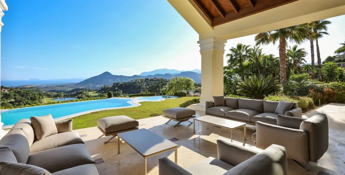 Short-term rent of detached villa in Benahavís 2