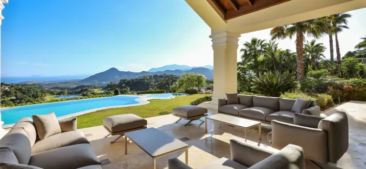 Short-term rent of detached villa in Benahavís 1