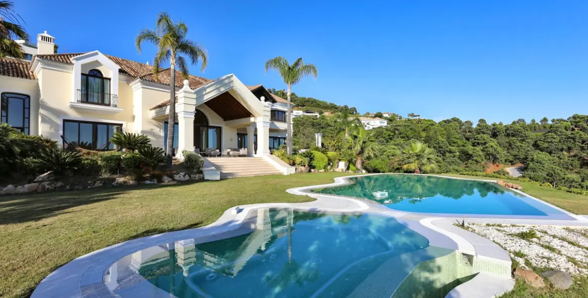 Short-term rent of detached villa in Benahavís 14