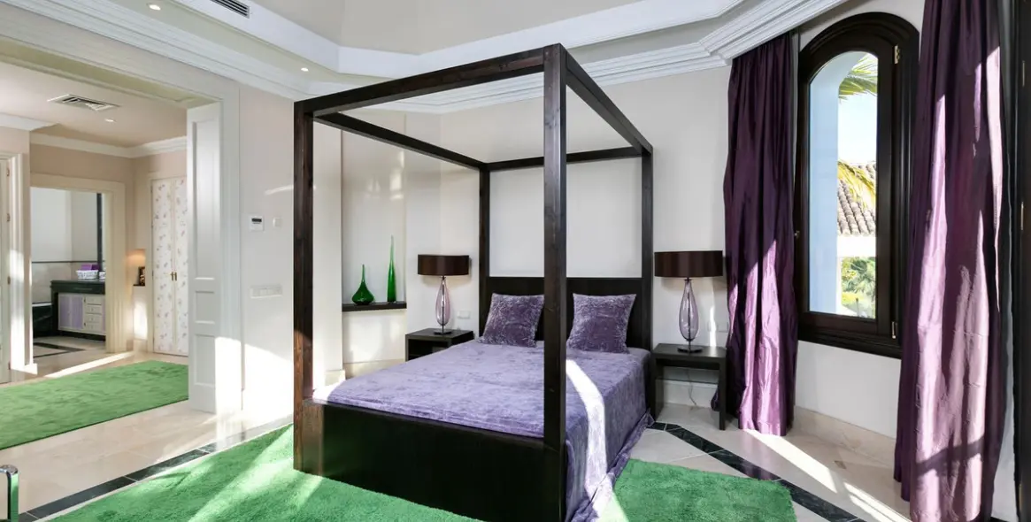 Краткосрочная аренда  отдельно стоящей виллы в Benahavís 24