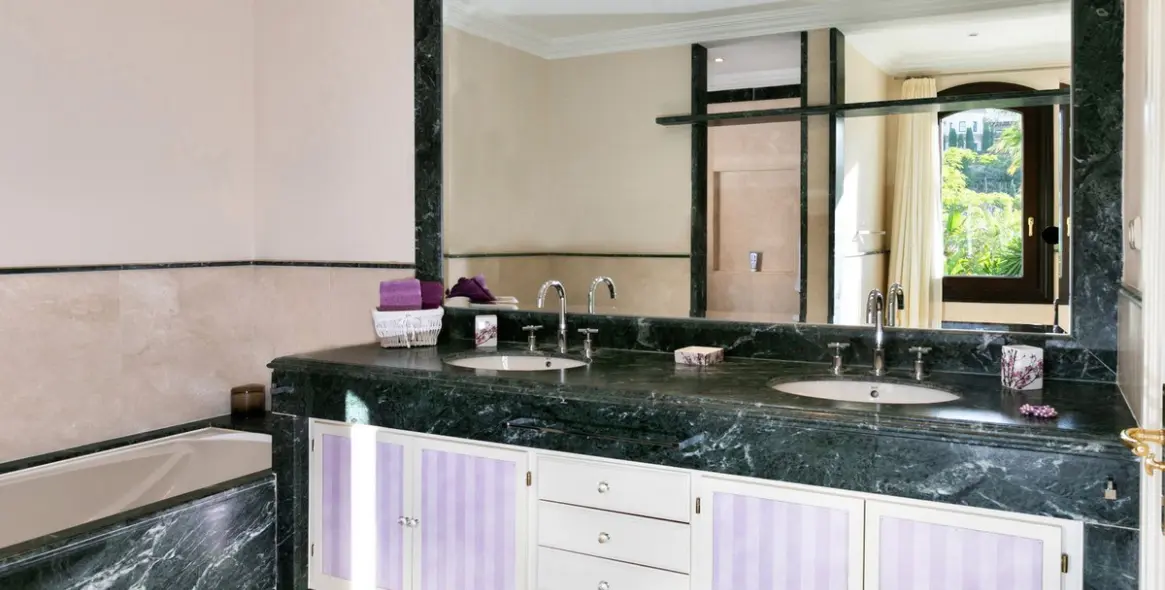 Краткосрочная аренда  отдельно стоящей виллы в Benahavís 25