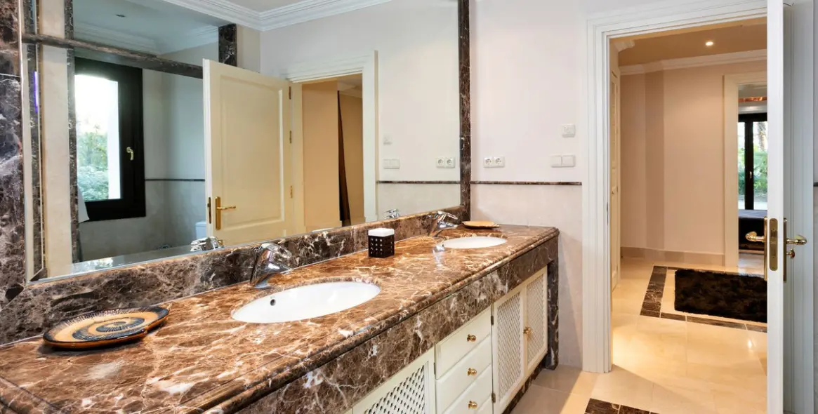 Краткосрочная аренда  отдельно стоящей виллы в Benahavís 28