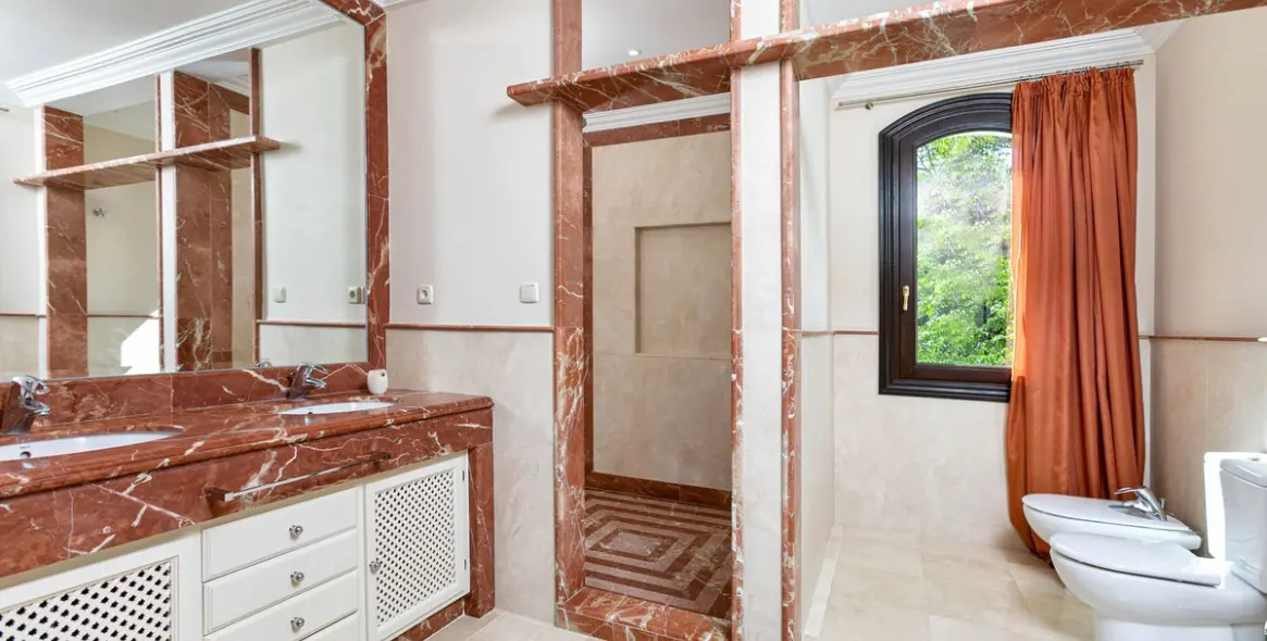 Краткосрочная аренда  отдельно стоящей виллы в Benahavís 31