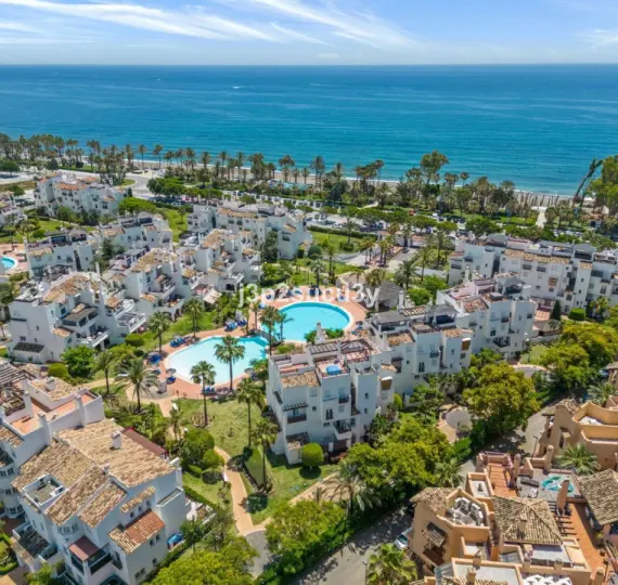 Alquiler a corto plazo de apartamento en planta baja en San Pedro de Alcántara