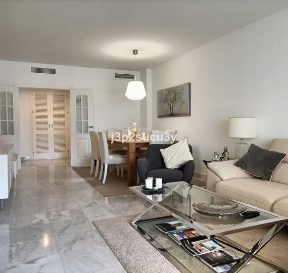 Alquiler a corto plazo de apartamento en planta baja en San Pedro de Alcántara