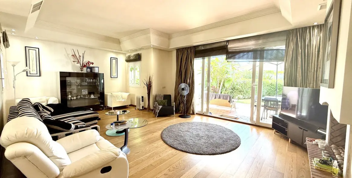 Long-term rent of semi-detached house in Costalita 3