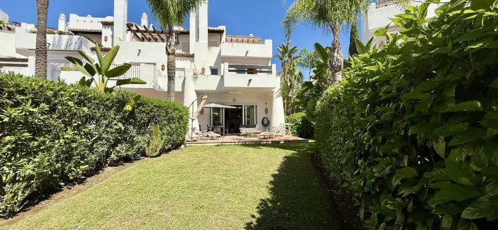 Long-term rent of semi-detached house in Costalita 4