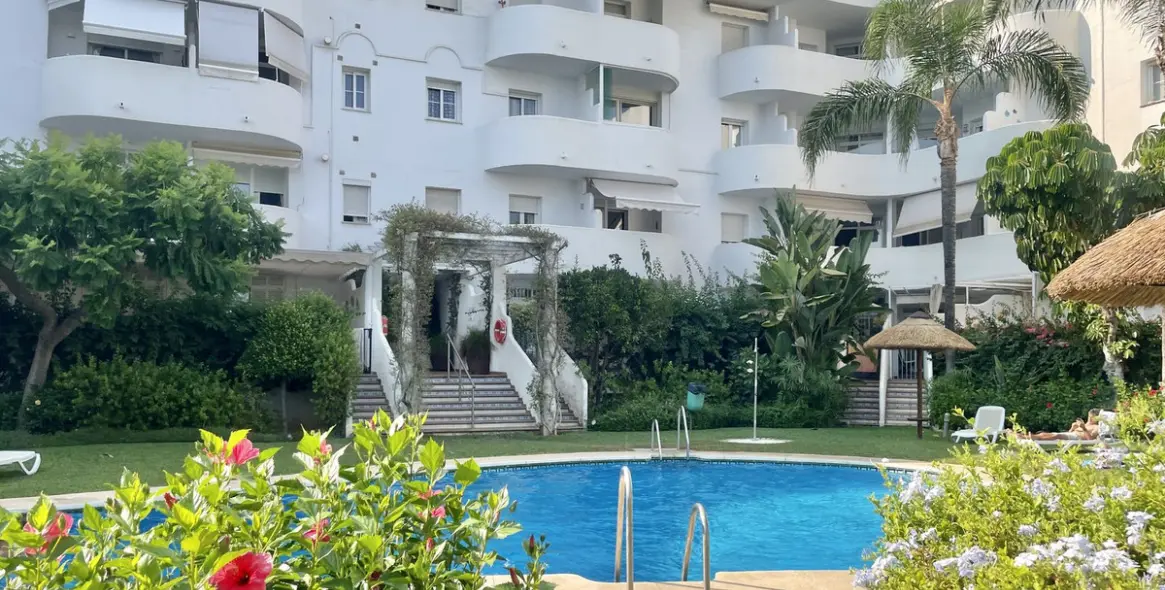 Долгосрочная аренда апартаментов на первом этаже в Marbella (район The Golden Mile) 2