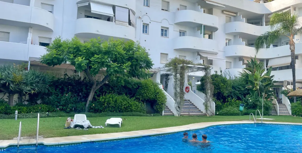 Долгосрочная аренда апартаментов на первом этаже в Marbella (район The Golden Mile) 3