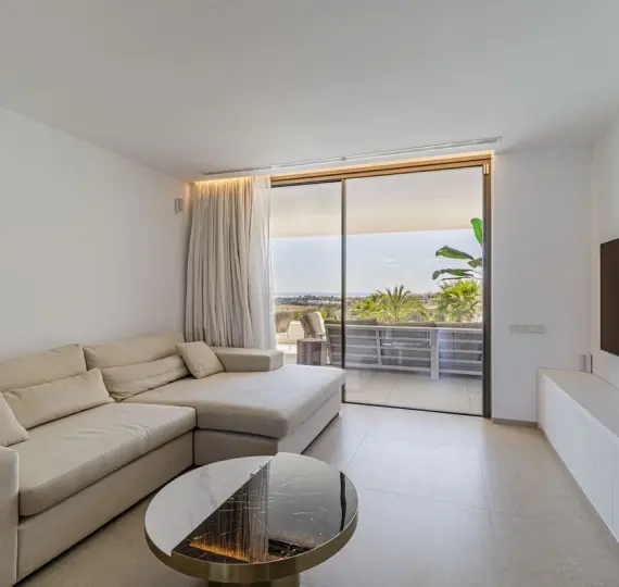 Long-term rent of middle floor apartment in Los Arqueros