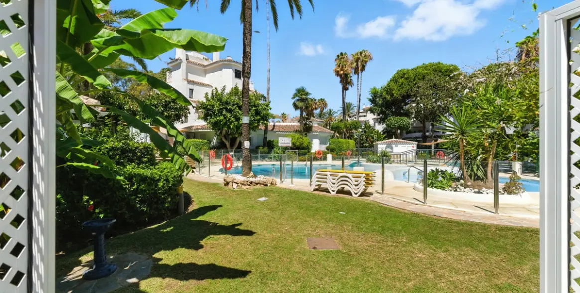 Long-term rent of ground floor apartment in Elviria 3