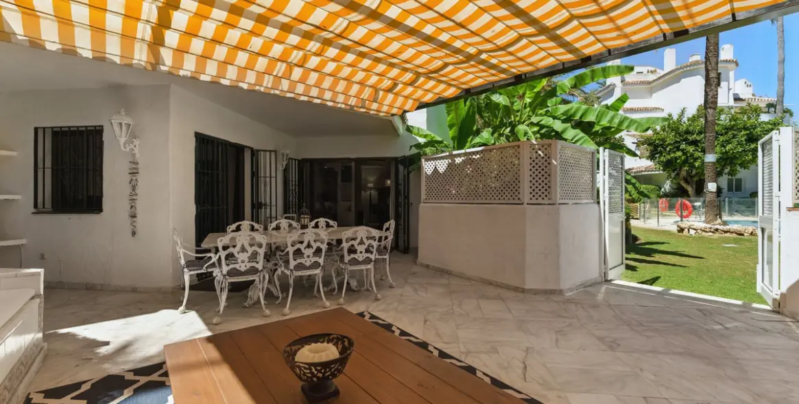 Long-term rent of ground floor apartment in Elviria 4