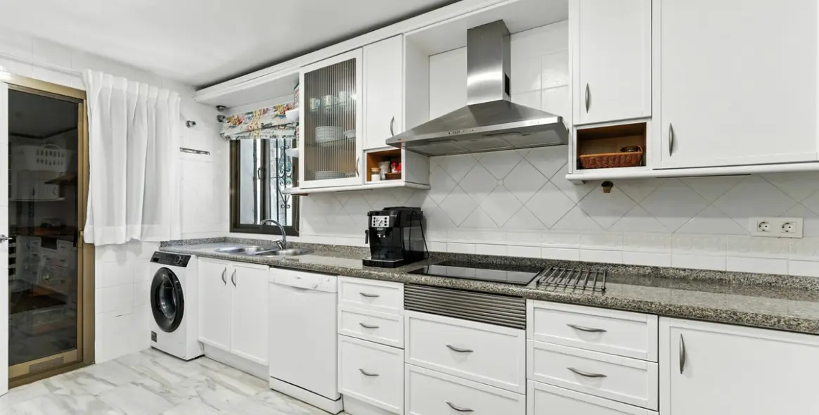 Long-term rent of ground floor apartment in Elviria 15