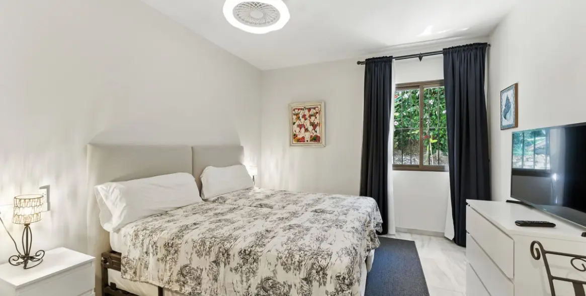 Long-term rent of ground floor apartment in Elviria 34