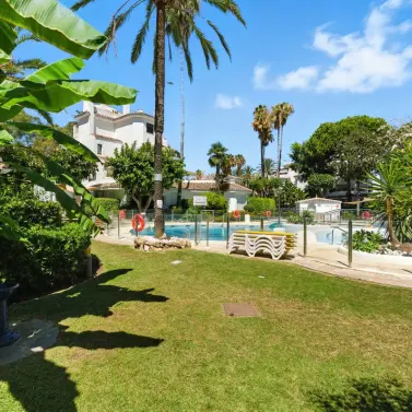 Долгосрочная аренда апартаментов на первом этаже в Elviria