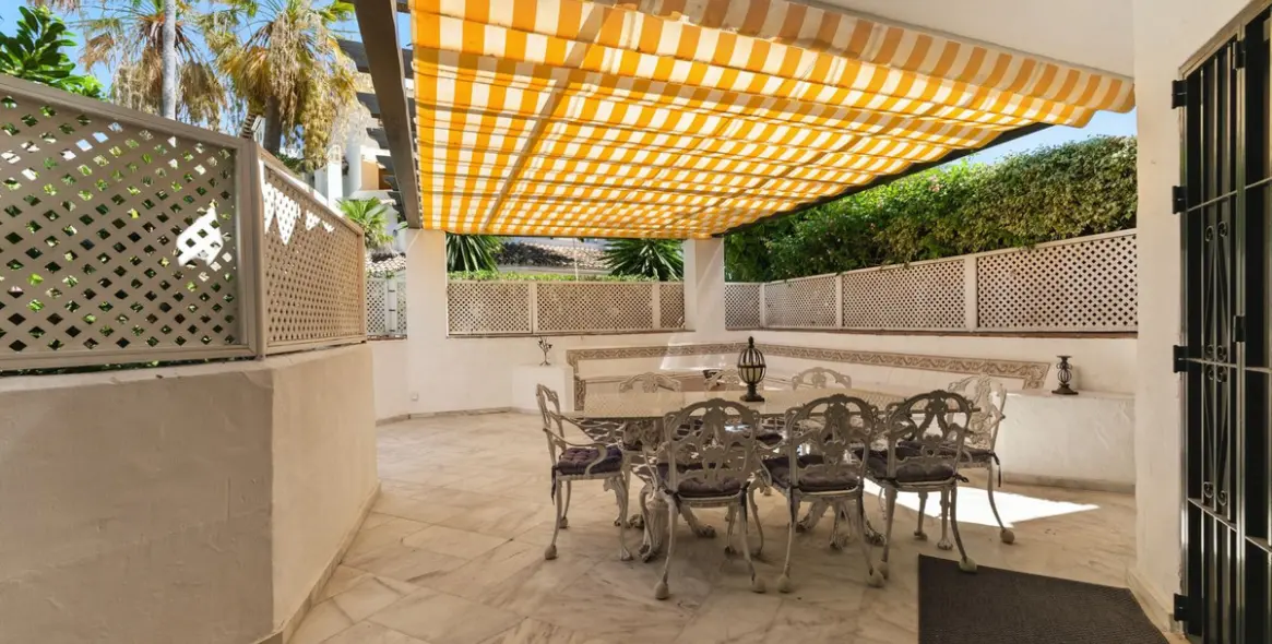 Долгосрочная аренда апартаментов на первом этаже в Elviria 6