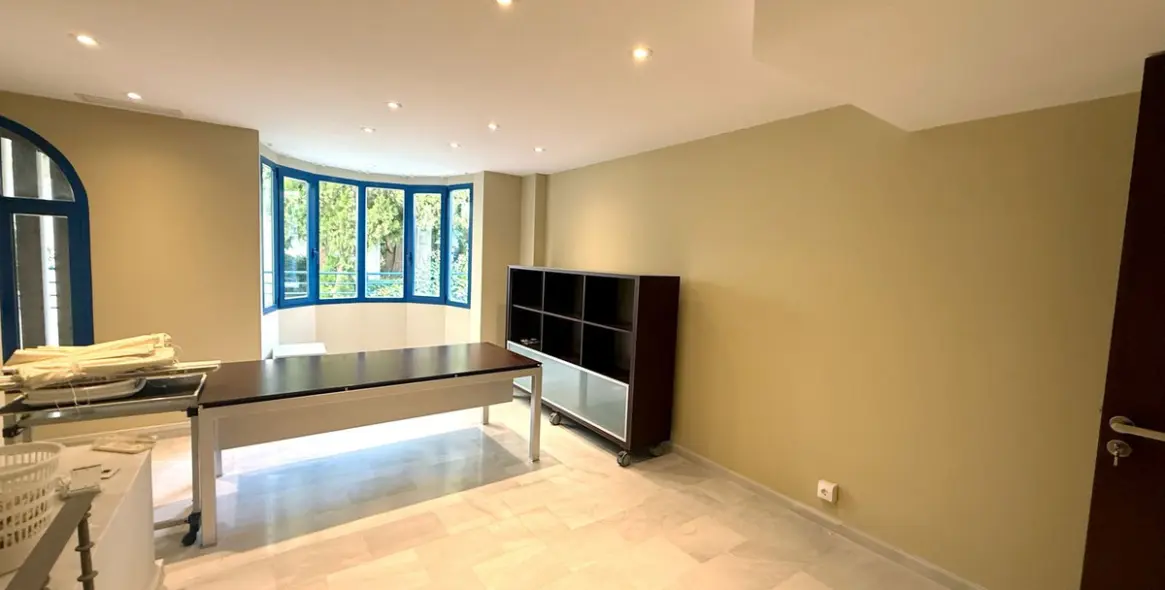 Long-term rent of office in The Golden Mile 5