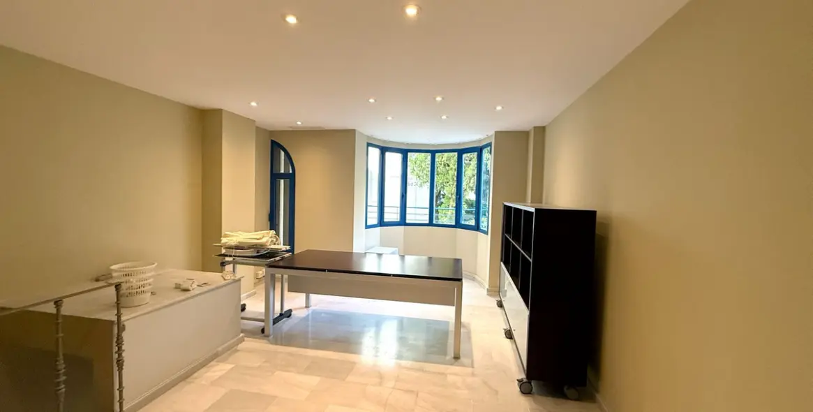 Long-term rent of office in The Golden Mile 7