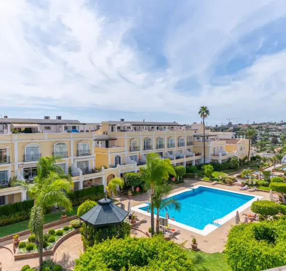 Долгосрочная аренда двухуровневых апартаментов в Nueva Andalucía