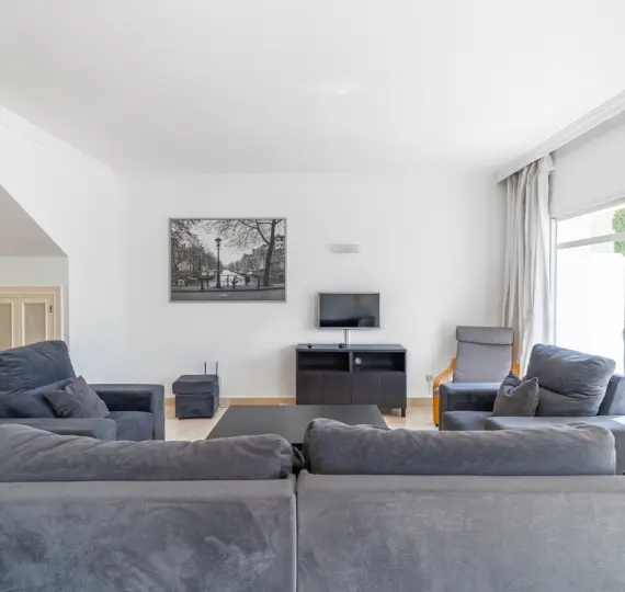 Долгосрочная аренда двухуровневых апартаментов в Nueva Andalucía